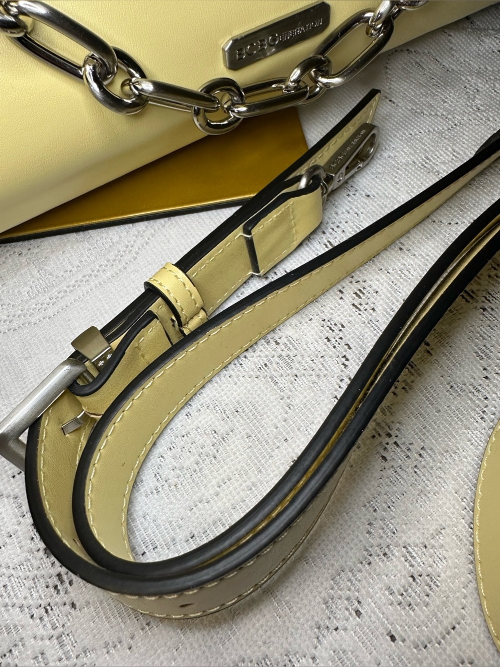 BCBGeneration Barrel/Baguette Butter Color Faux Leather Shoulder/Crossbody Bag. - Picture 3 of 12